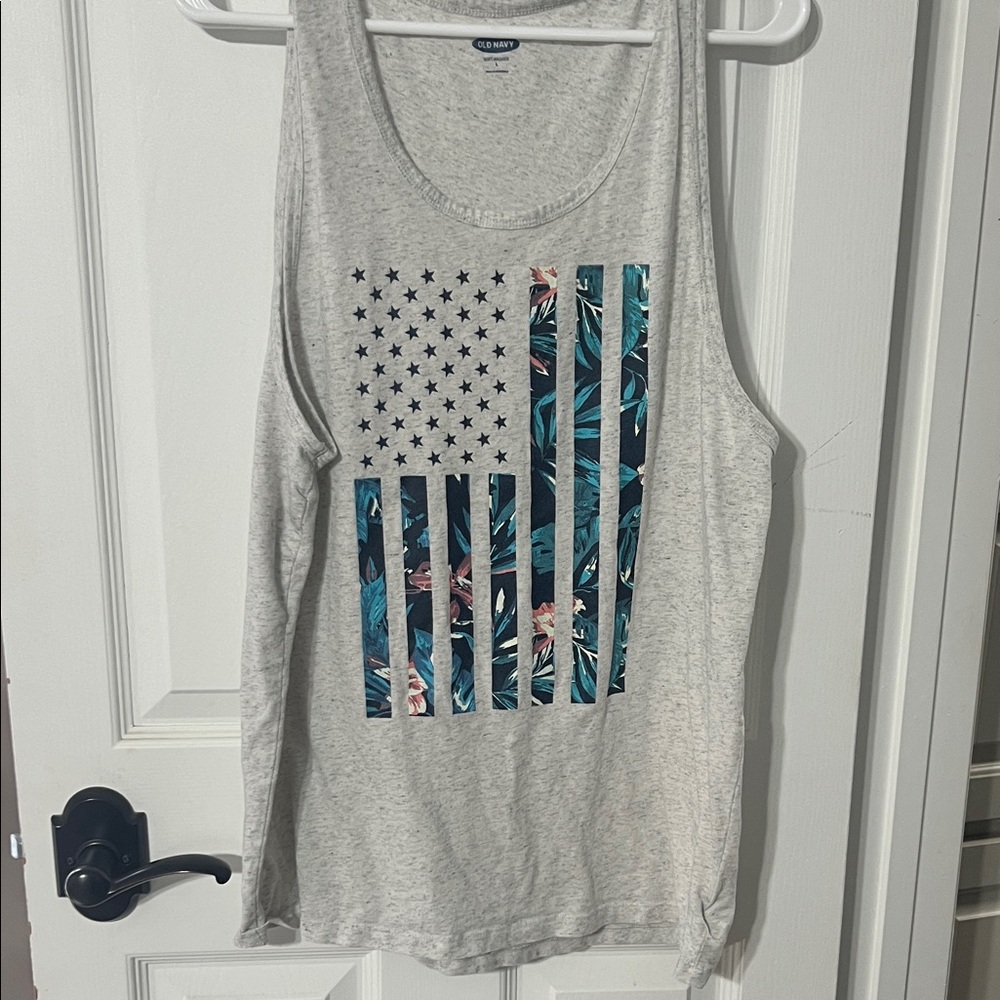 Old Navy Light Gray Tank Top with Flag Graphic